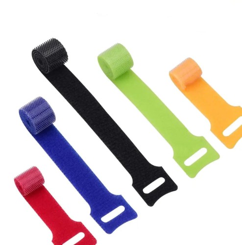Przejdź do produktu OPASKA RZEP paski organizer do kabli 15 sztuk